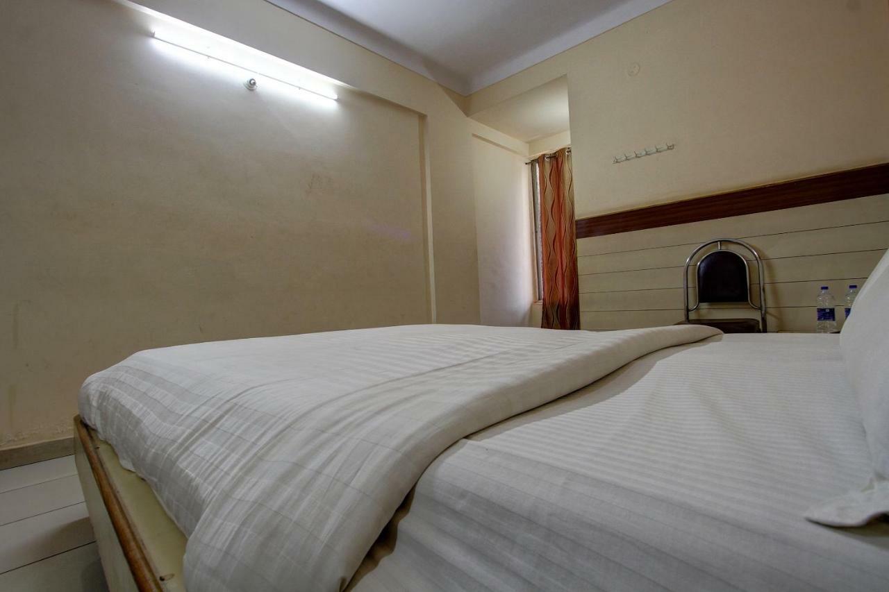 Hotel Rajsangam International บาดามิ ภายนอก รูปภาพ