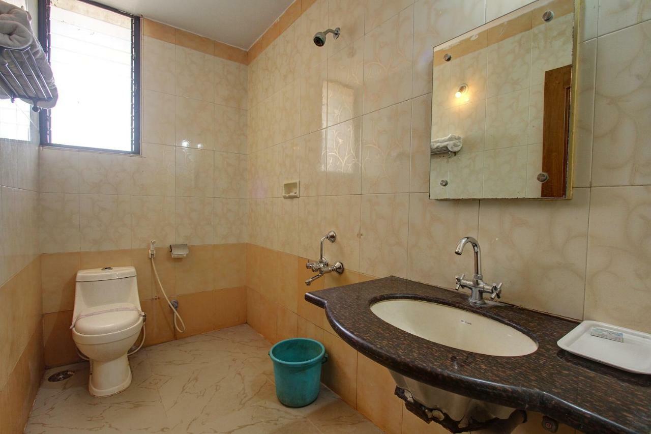 Hotel Rajsangam International บาดามิ ภายนอก รูปภาพ
