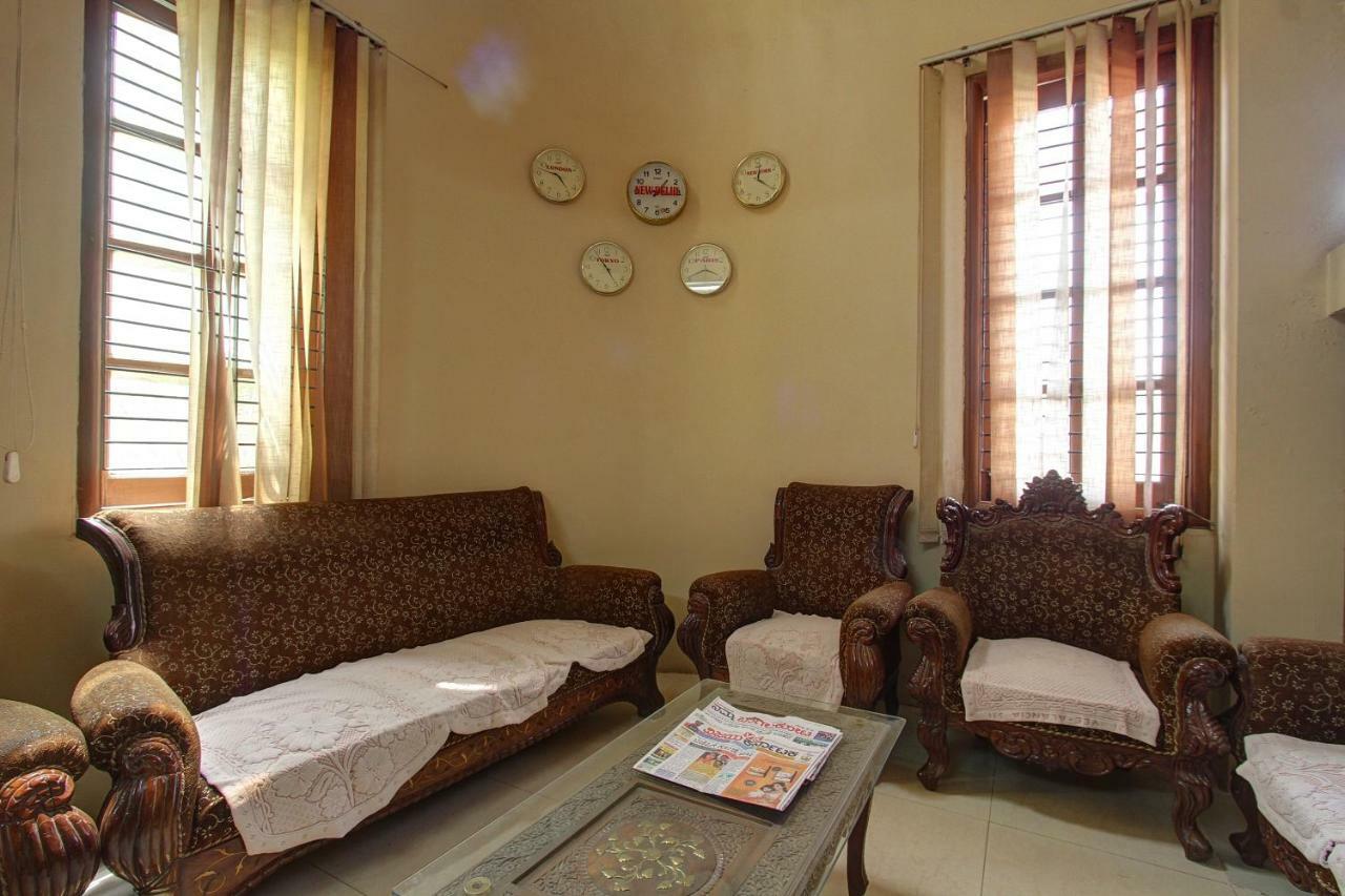 Hotel Rajsangam International บาดามิ ภายนอก รูปภาพ