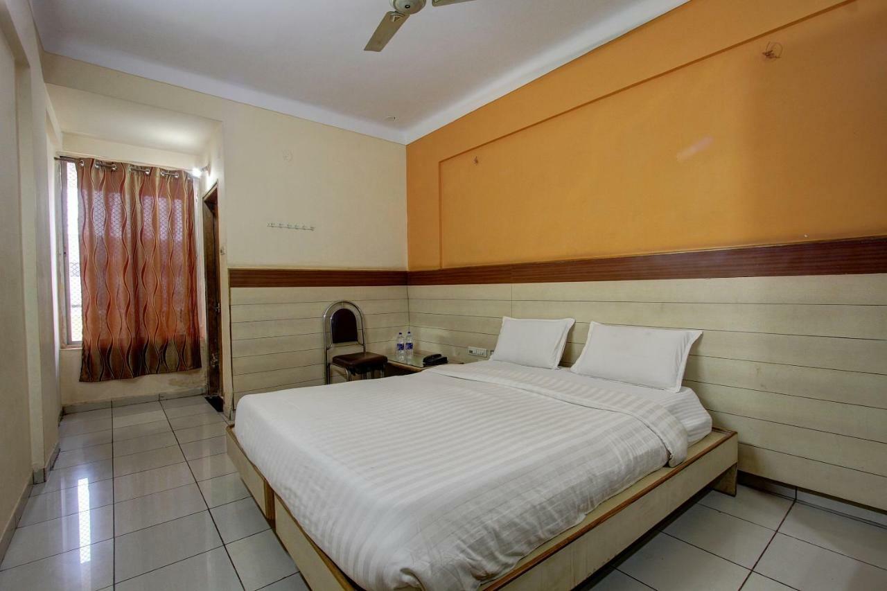 Hotel Rajsangam International บาดามิ ภายนอก รูปภาพ